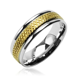 Snubní prsten z chirurgické oceli se středovým zlatým kosočtvercovým pruhem - Velikost: 63