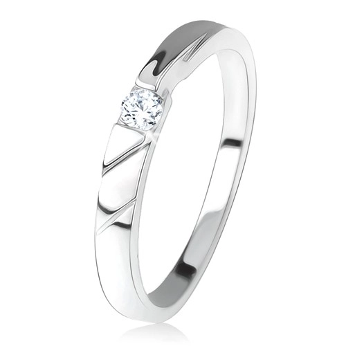 Lesklý prsten, čirý zirkon uprostřed, ozdobné výřezy, stříbro 925 - Velikost: 50