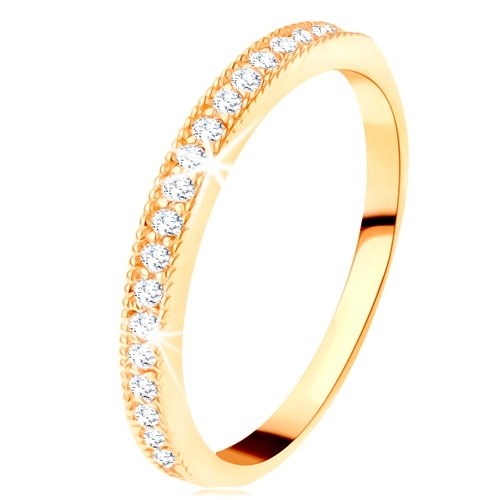 Zlatý prsten 585 - čirý zirkonový pás s vyvýšeným vroubkovaným lemem - Velikost: 64