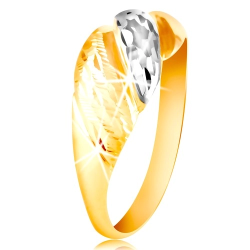 Zlatý prsten 585 - vypouklé pásy žlutého a bílého zlata, blýskavé rýhy - Velikost: 51