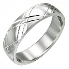 Ocelový prsten - lesklý povrch, diagonální rýhování ve tvaru X