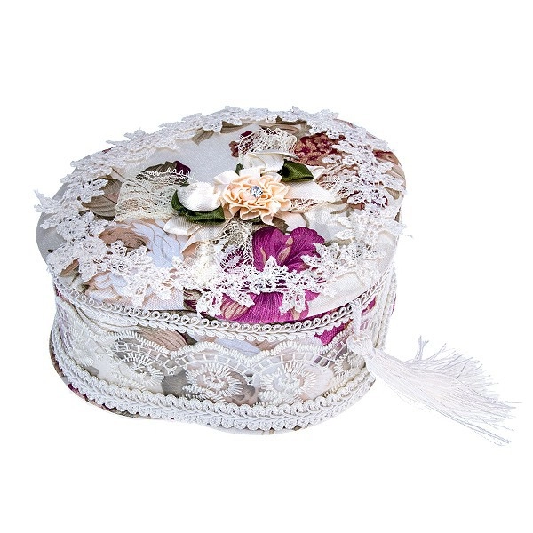 Šperkovnice trojlístek - bílá s květy, krajkou a střapcem