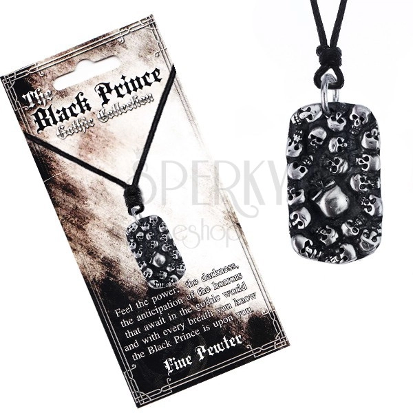 Šňůrkový náhrdelník - černý s kovovým štítkem s lebkami