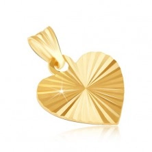 Přívěsek ze zlata 14K - ploché lesklé srdce s paprskovitými záhyby 