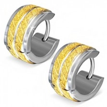 Kruhové ocelové náušnice - pískované zlaté pásy se šikmými zářezy