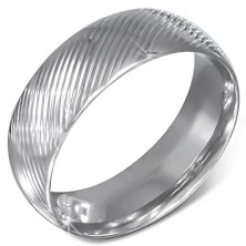 Ocelový prstýnek stříbrné barvy se šikmými zářezy 