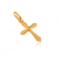 Zlatý 14K přívěsek - plochý latinský kříž, lesklé paprskovité rýhování