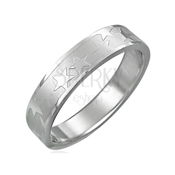 Ocelový prsten s matným středovým pásem a hvězdami
