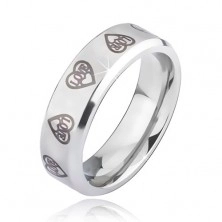 Stříbrný ocelový prsten - šedivé obrysy srdcí s nápisem Love