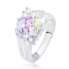 Lesklý prsten stříbrné barvy, rozvětvená ramena s barevnými oválnými zirkony