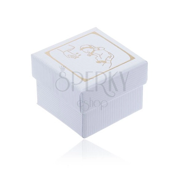 Bílá dárková krabička s vroubkovaným povrchem, zlatý motiv křtu