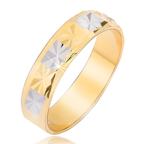 Lesklý zlatostříbrný prstýnek s diamantovým vzorem - Velikost: 53