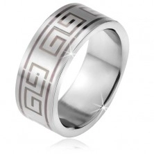 Prsten z oceli, matný rovný povrch, černý motiv řeckého klíče