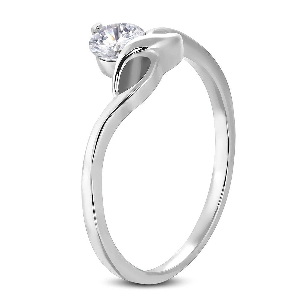 Zásnubní prsten s kulatým čirým zirkonem a jemnými vlnkami - Velikost: 56