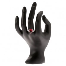 Prsten ze stříbra 925 - červený slzičkovitý kámen, čiré zirkonové šipky