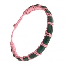 Pletený růžový náramek, dva tmavozelené proužky kůže na povrchu