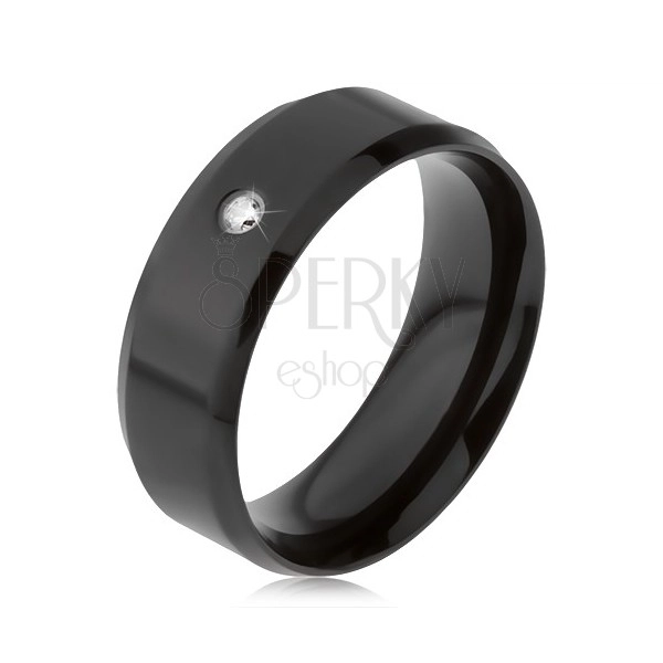Černý ocelový prsten, čirý kamínek, zkosené okraje