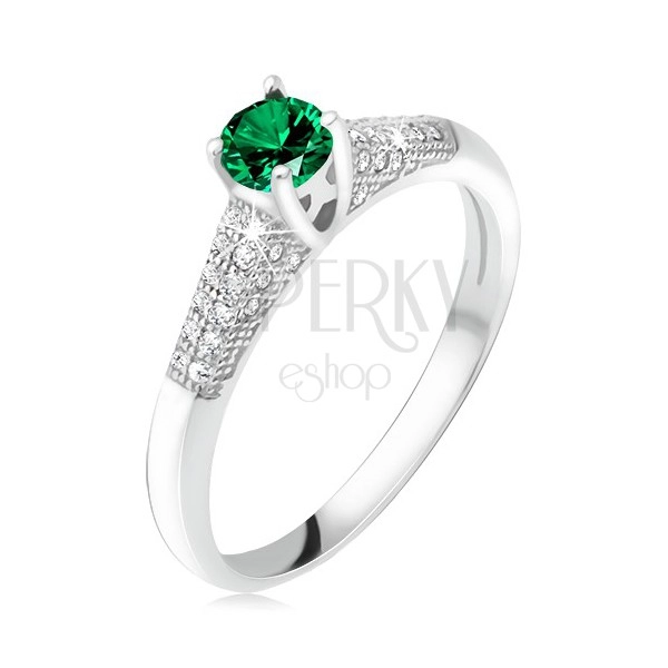 Prsten se zeleným zirkonem v kotlíku, čiré kamínky, stříbro 925