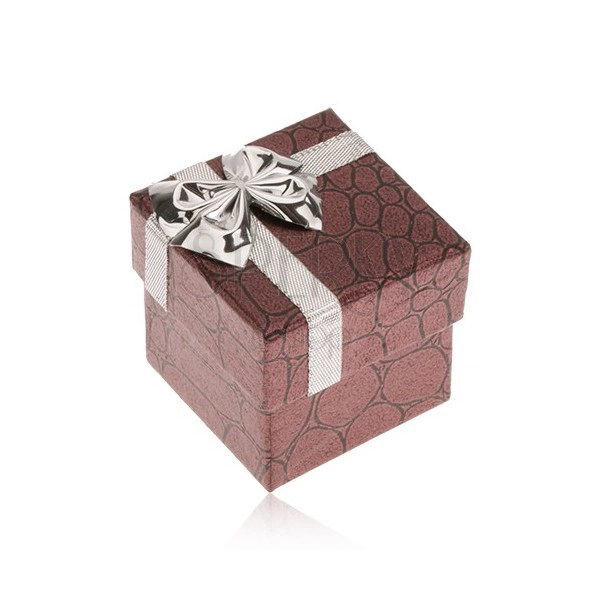 Lesklá bordó krabička na prsten, kameny, mašle stříbrné barvy