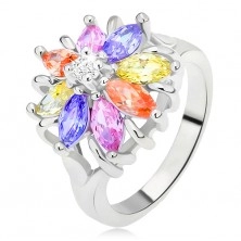 Lesklý prsten stříbrné barvy, barevný květ z broušených kamínků