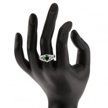 Prsten ze stříbra 925, zelený slzičkovitý kámen, čiré zirkony, obrysy srdcí