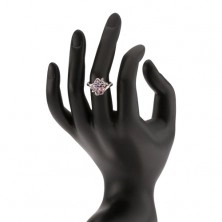 Lesklý prsten, rozvětvená a zvlněná ramena, barevné a čiré kamínky