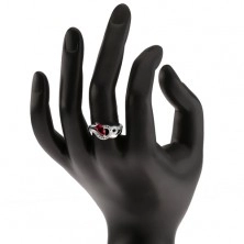 Stříbrný 925 prsten, zirkonové a hladké vlny, červený zrníčkovitý kámen