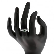 Prsten s oválným zeleným zirkonem, trojúhelníky, čiré kamínky, stříbro 925