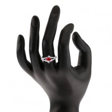 Prsten ze stříbra 925, zrníčkovitý zirkon rubínové barvy, linie "S", čiré kamínky