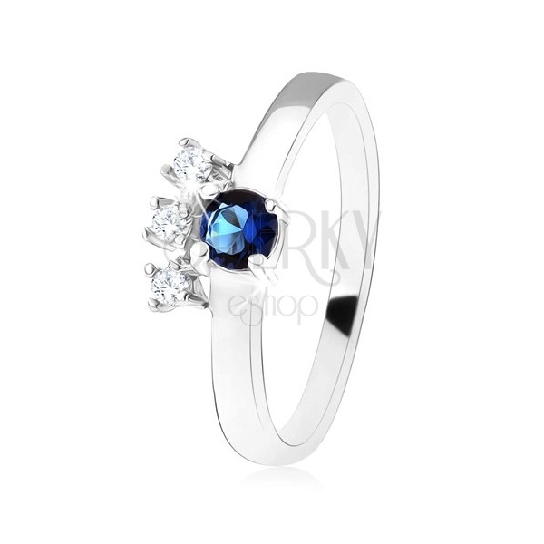 Prsten - stříbro 925, tmavě modrý kulatý zirkon, tři čiré kamínky