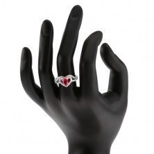 Prsten s rubínovým zirkonem a čirou konturou srdce, stříbro 925