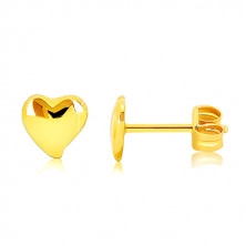 Náušnice ze žlutého 9K zlata - ploché zrcadlově lesklé nesouměrné srdce
