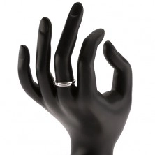 Lesklý prsten s linií čirých zirkonů, broušený pásek, ze stříbra 925