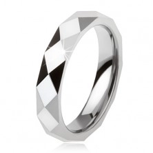 Wolframový prsten ocelově šedé barvy, geometricky broušený povrch