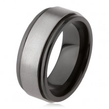 Černý keramický prsten s ocelově šedým wolframovým pásem na povrchu