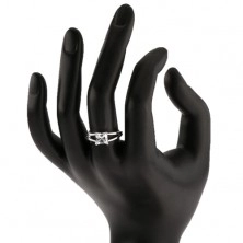 Prsten ze stříbra 925, rozdvojená ramena, čtvercový čirý zirkon