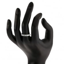 Lesklý prsten s linií sedmi čirých zirkonů, ze stříbra 925