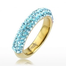 Prsten z oceli zlaté barvy, třpytivé linie světle modrých zirkonů