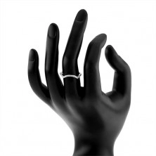 Prsten ze stříbra 925, zašpičatělé linie, oblouk, čiré třpytivé kamínky