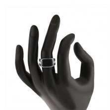 Prsten ze stříbra 925, černý glazovaný obdélník, čiré zirkony na ramenech