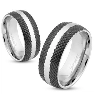Ocelový prsten s černým mřížkovaným povrchem, pás stříbrné barvy, 6 mm - Velikost: 49