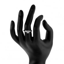 Zásnubní prsten ze stříbra 925, zkosená ramena zdobená zirkony, čirý kamínek