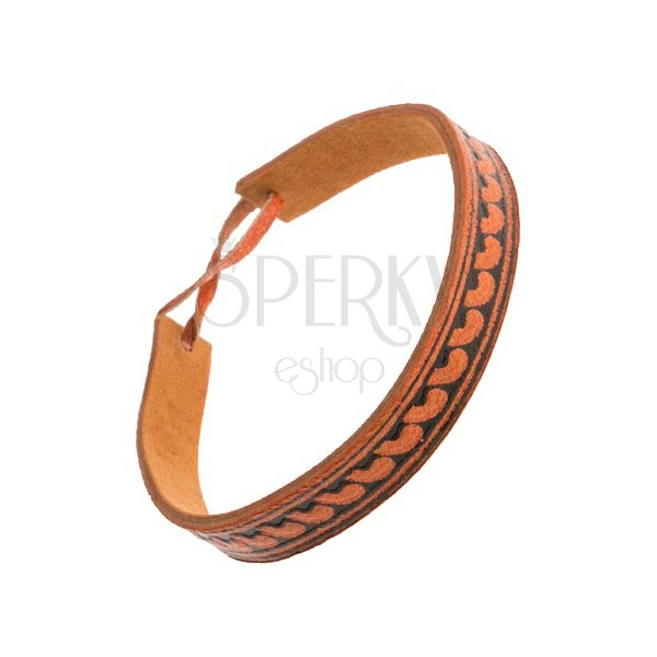 Oranžovohnědý kožený náramek, úzký pásek s půlobloukovým vzorem