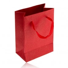 Malá papírová taštička na dárek v perleťově červené barvě, červené stužky