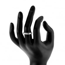 Stříbrný prsten 925, pět čirých zirkonů předělených úzkým proužkem