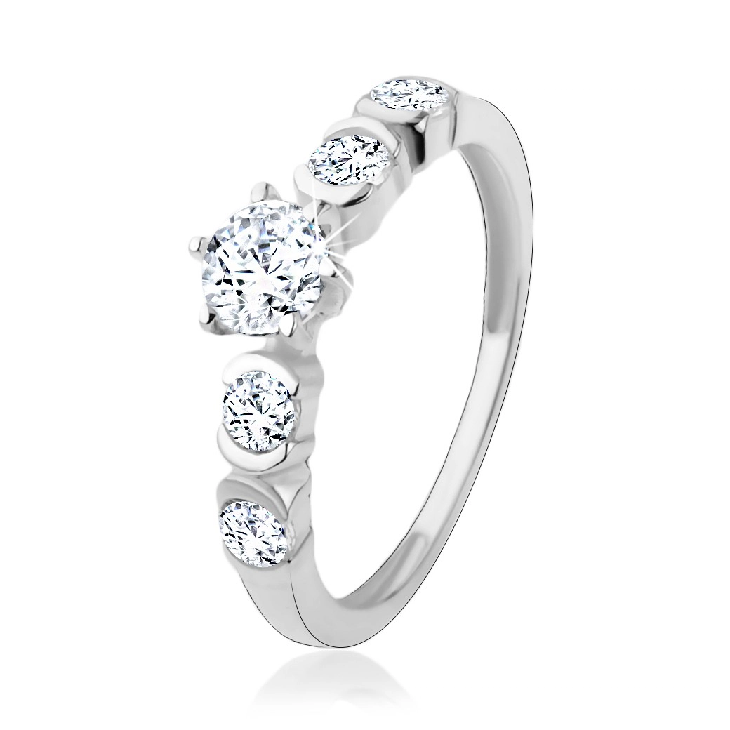 Stříbrný 925 prsten, kulaté zirkony čiré barvy s lesklými obloučky - Velikost: 56