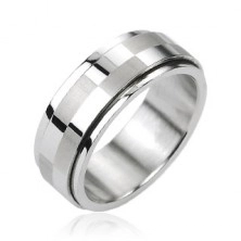 Ocelový prsten stříbrné barvy, otáčecí středový pás s motivem šachovnice