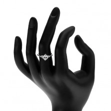 Zásnubní prsten ze stříbra 925, čirý oválný zirkon, malé lichoběžníky