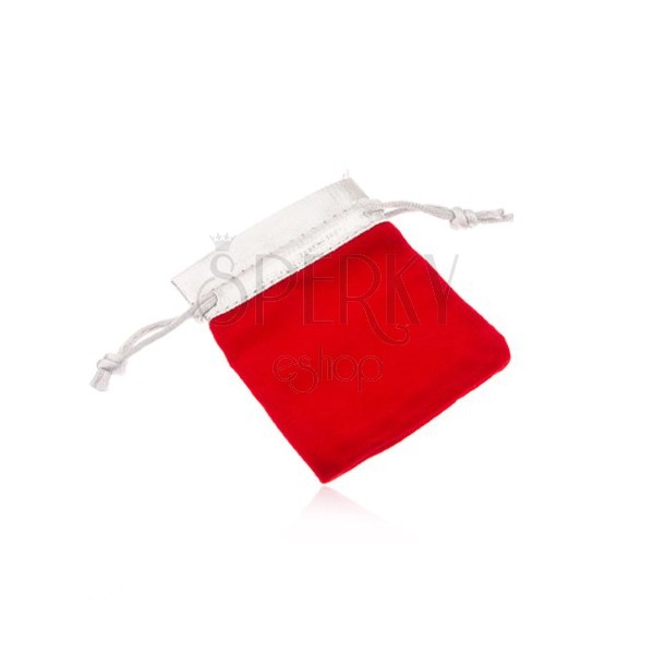 Červený sametový sáček na dárek, horní část ve stříbrném odstínu