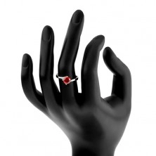 Prsten ze stříbra 925, kulatý červený zirkon, zrcadlově lesklá ramena